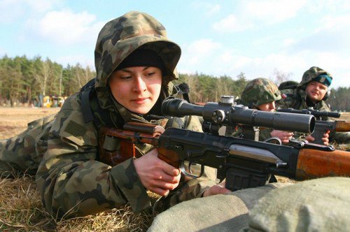 3 femeie soldat